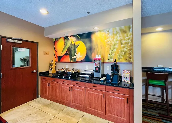Comfort Inn & Suites Olathe - Kansas City